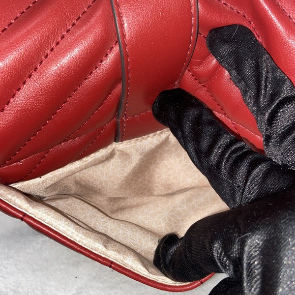 Elegant Red Quilted Shoulder Bag - Picture 9 of 13